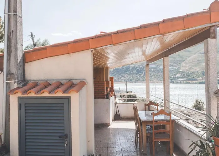 Vivenda A Beira Rio * Folgosa (Viseu)