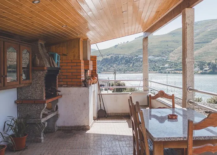 Vivenda à Beira Rio * Folgosa (Viseu)